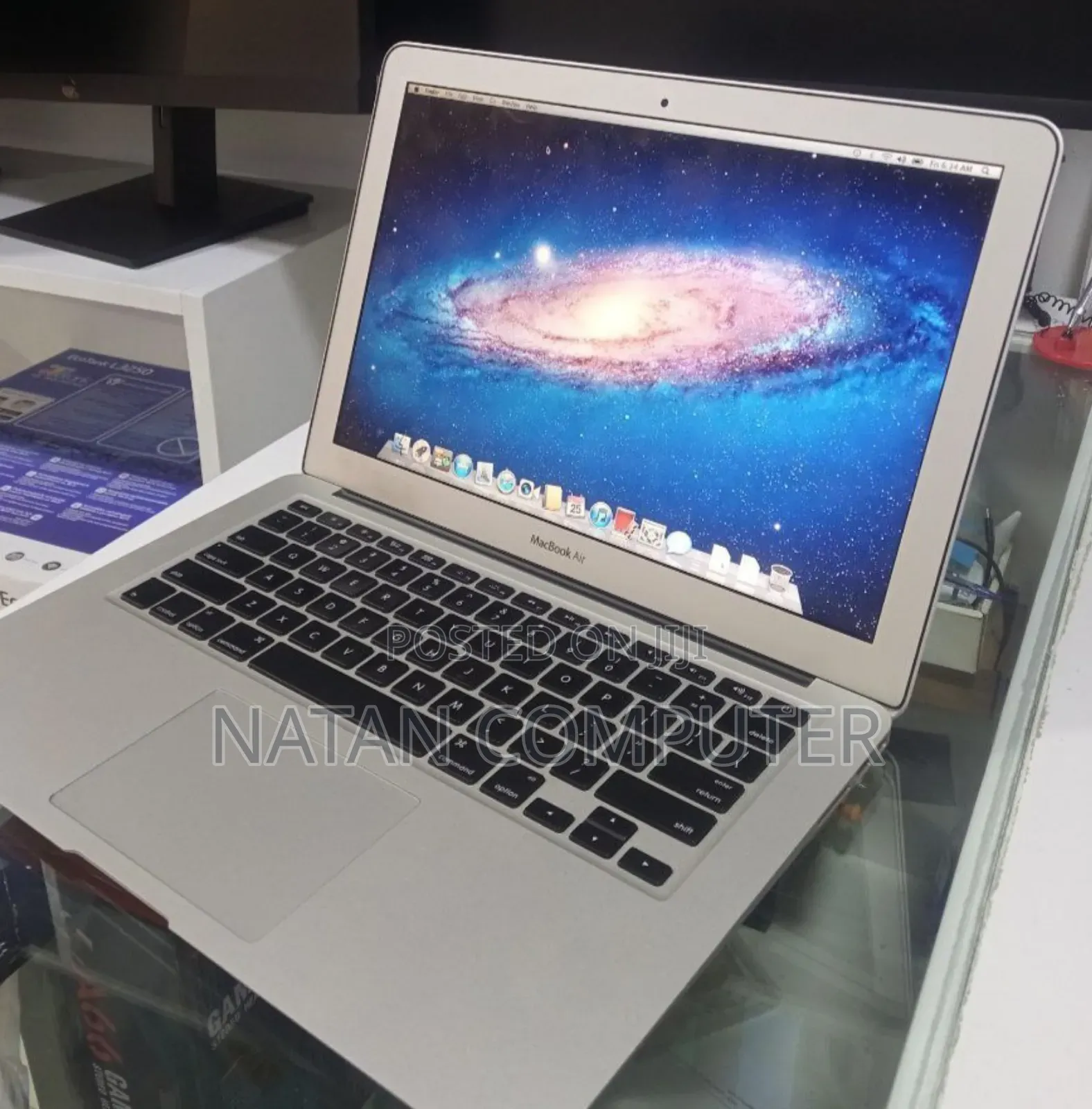 New Laptop Apple MacBook Air 2011 4GB Intel Core I5 SSD 128GB