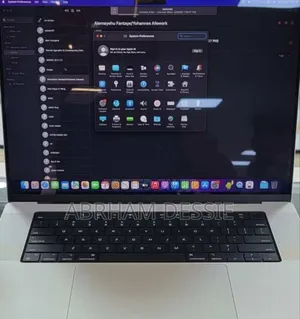 New Laptop Apple MacBook Pro M1 16GB Intel Core I9 SSD 1T