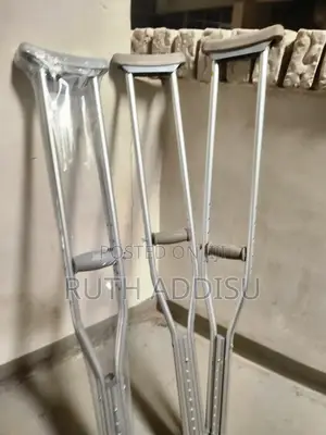 Photo - Crutches重要crutches鴦我crutches軍事crutches肋肉crutches型式crutches