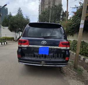 Toyota Land Cruiser 4.5 V8 VXR 2017 Blue