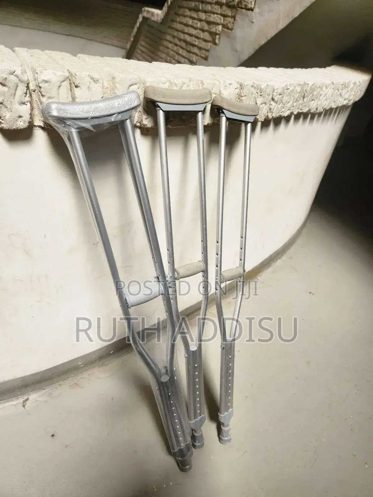 Bilateral Axillary Crutches段考crutches塊錢crutches忝了crutches