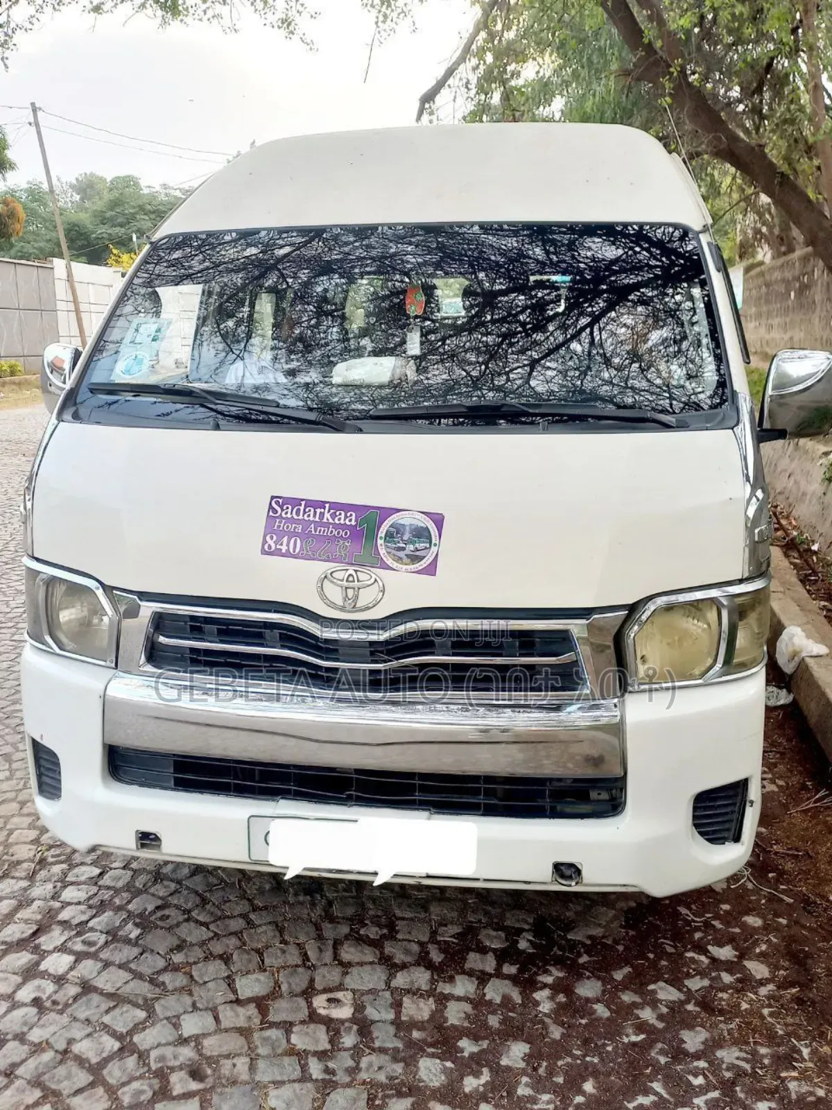 Toyota HiAce 2016 White