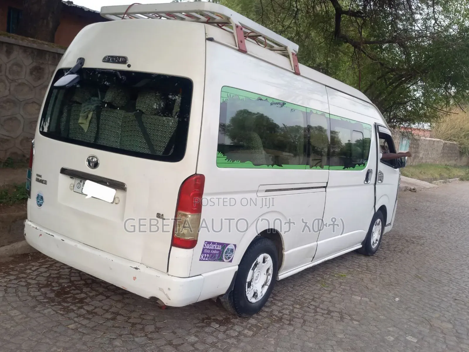 Toyota HiAce 2016 White
