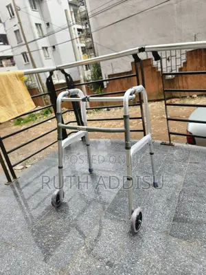 Almunium Medical Walker崩盤walker腔裏foldae With Wheel Walker
