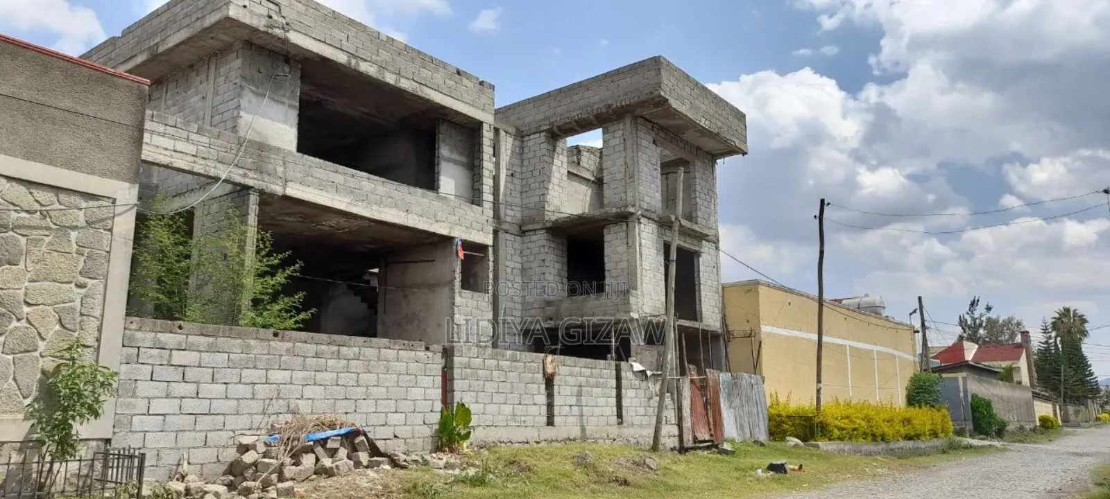 6bdrm House in Akaky Kaliti for sale