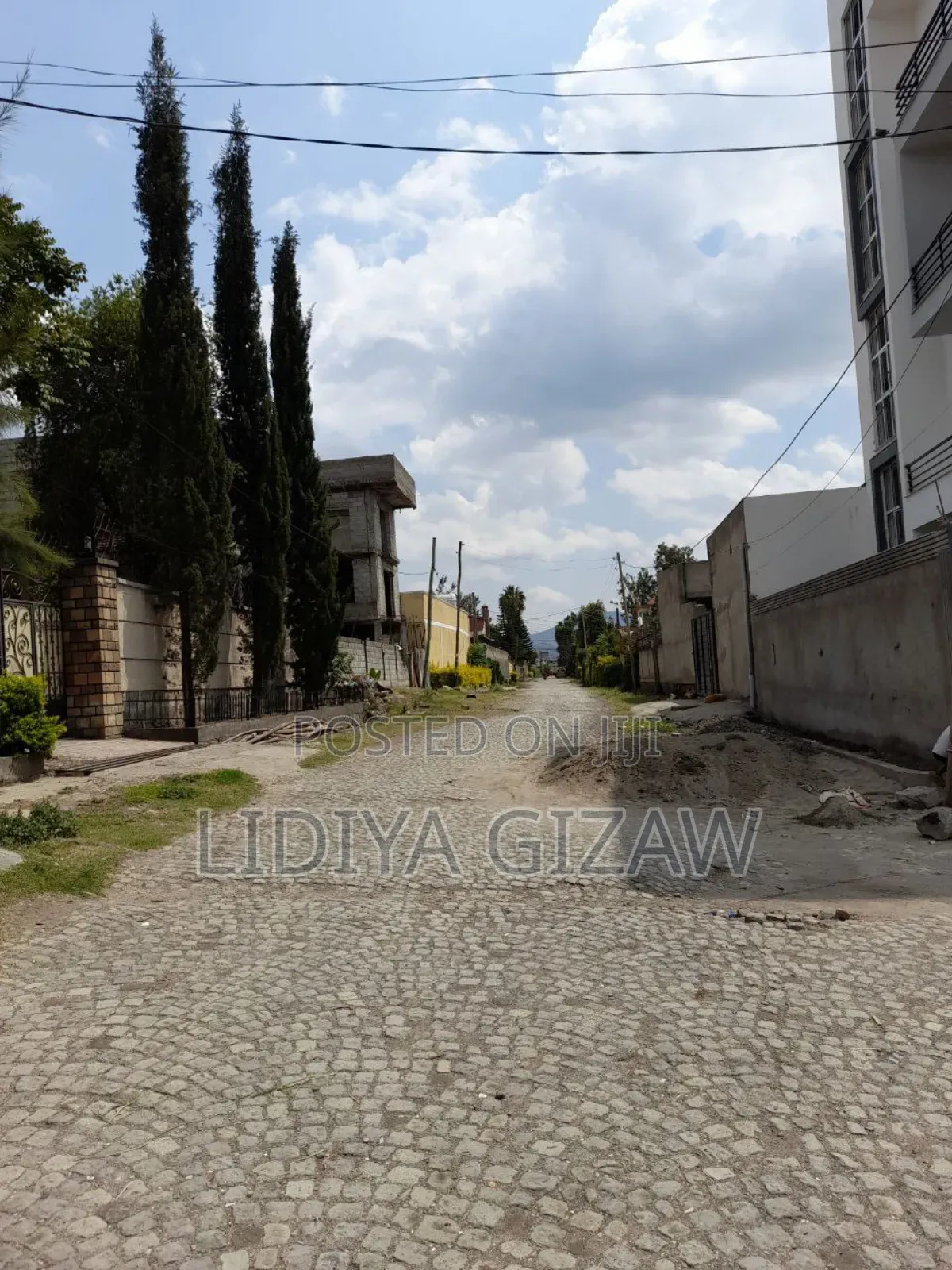 6bdrm House in Akaky Kaliti for sale