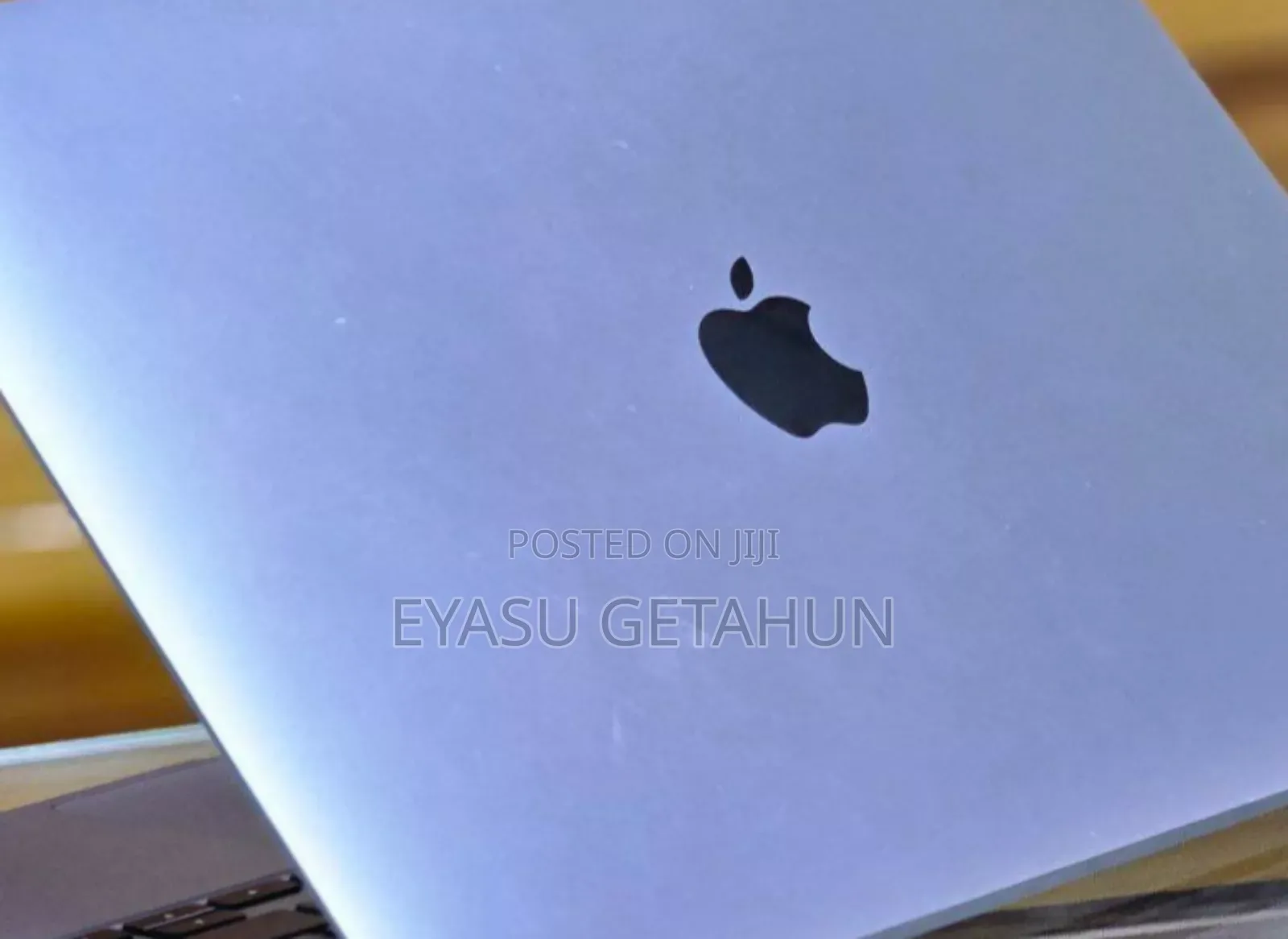 New Laptop Apple MacBook Air 2022 M2 8GB Apple M2 SSD 256GB