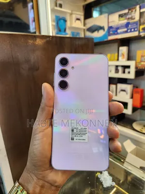 Photo - New Samsung Galaxy A55 256 GB Purple