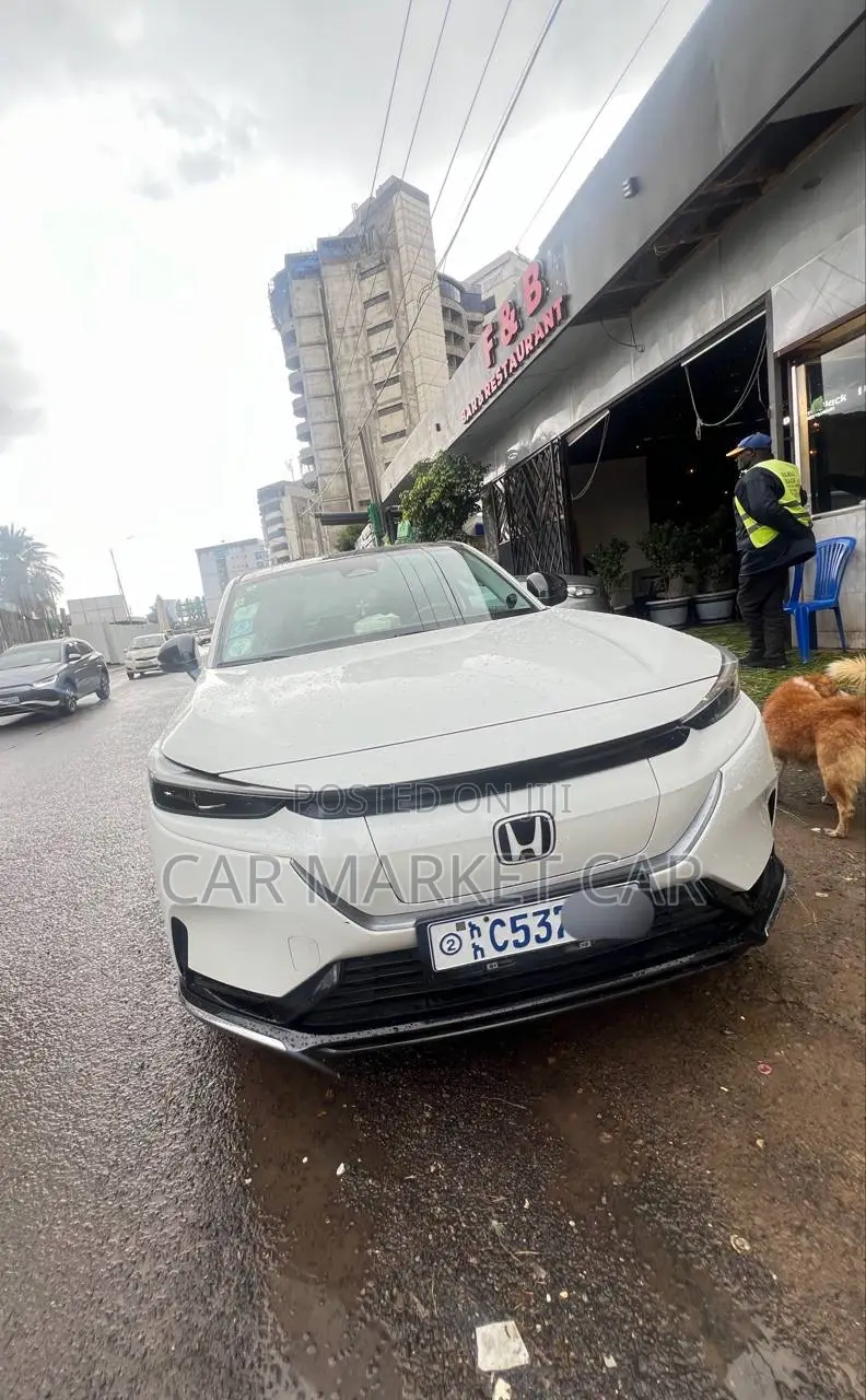 Honda e:NS1 53.6 kWh FWD 2023 White