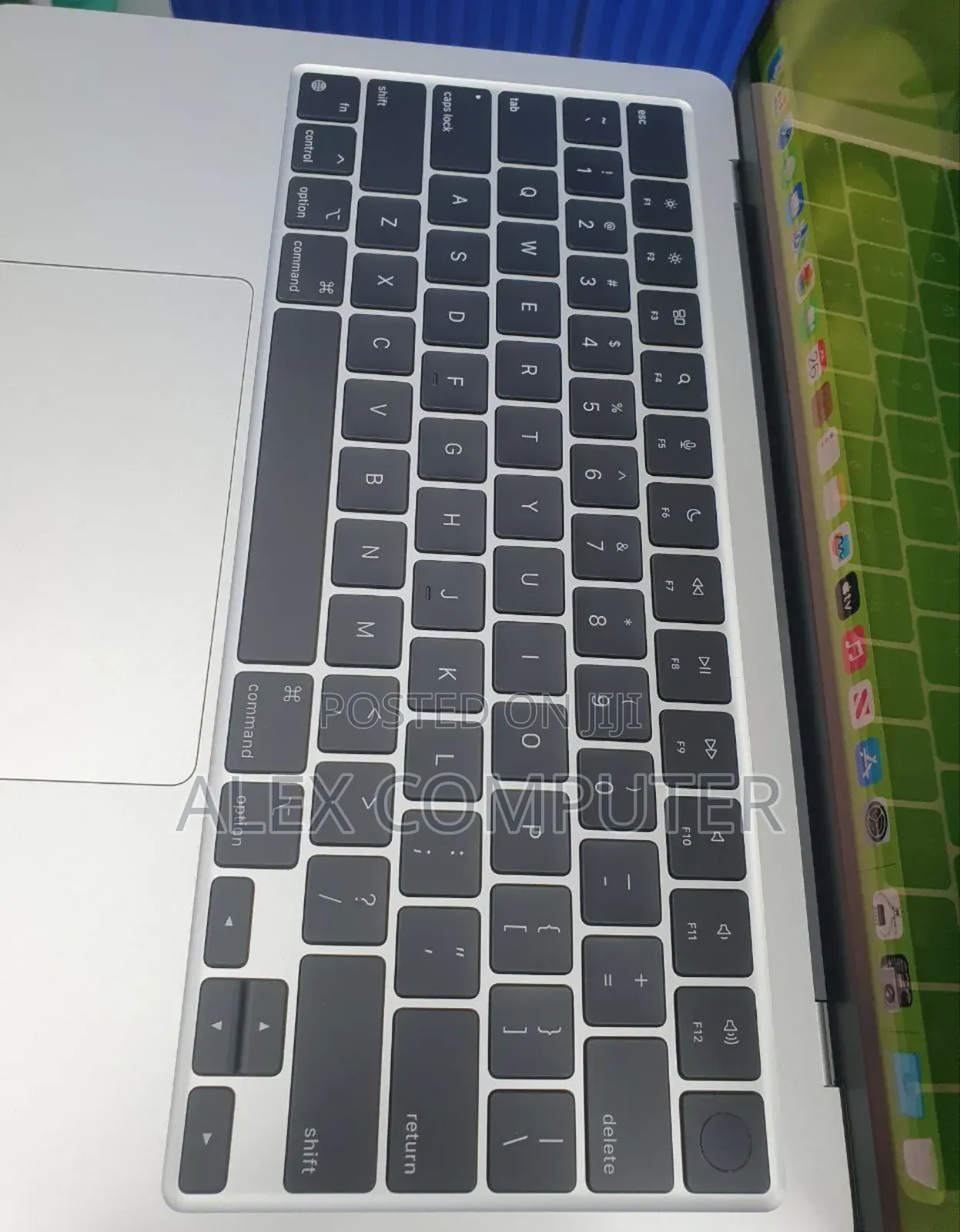 New Laptop Apple MacBook Air 2024 M3 13-Inch 16GB Apple M3 SSD 512GB