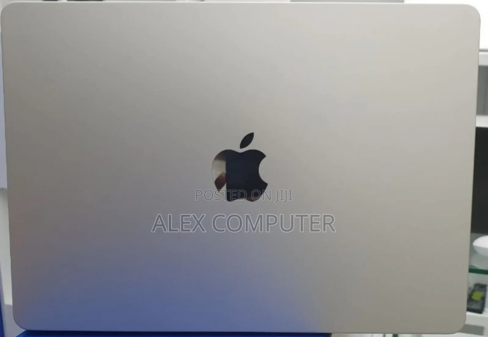 New Laptop Apple MacBook Air 2024 M3 13-Inch 16GB Apple M3 SSD 512GB