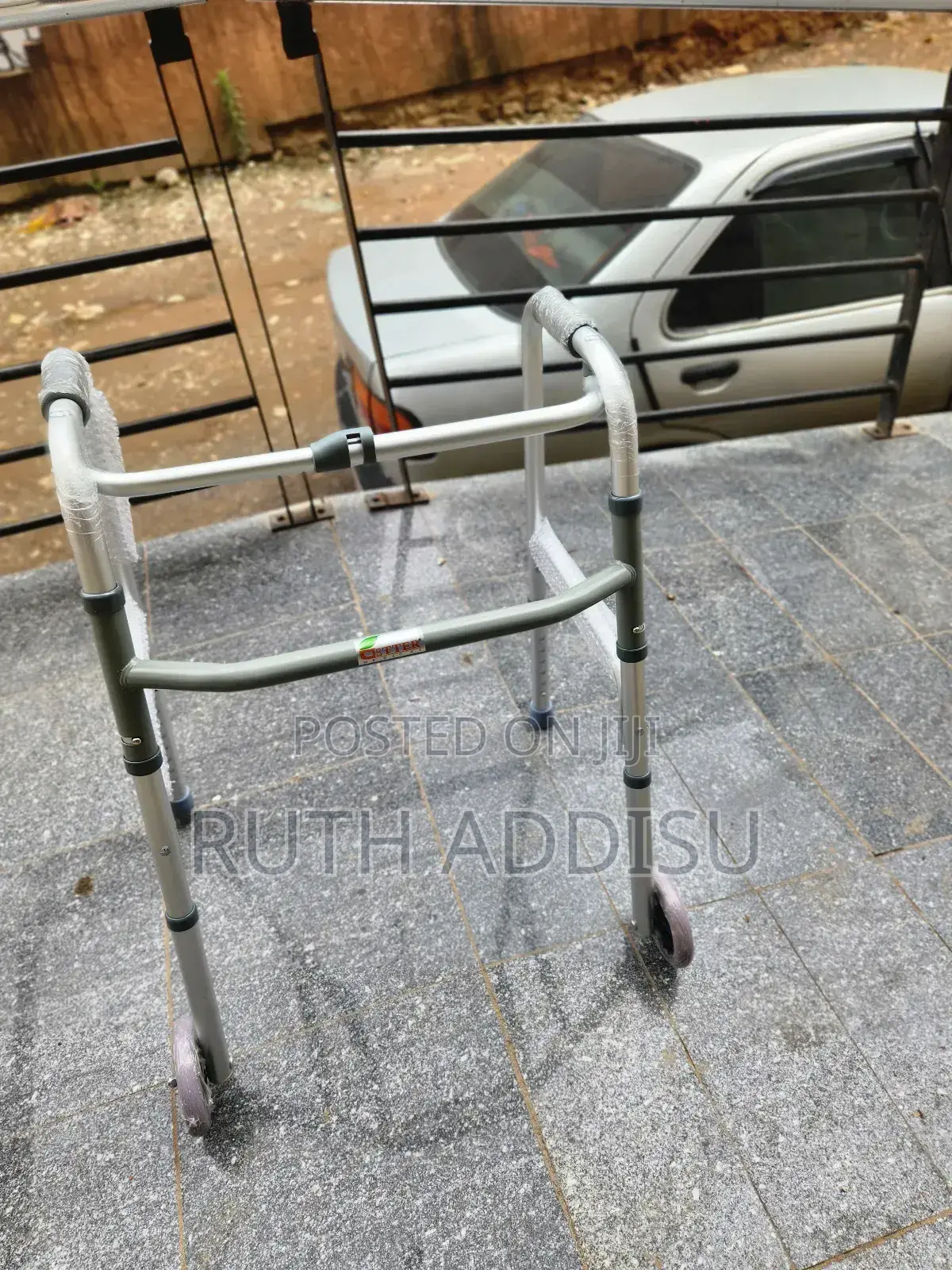 ወከር ተጣጣፊ አልሙኒየም Walker癲狂new Medical Foldae Walker Almunium