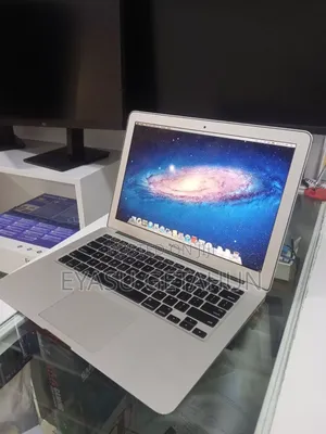 Photo - New Laptop Apple MacBook Air 2011 4GB Intel Core I5 SSD 128GB