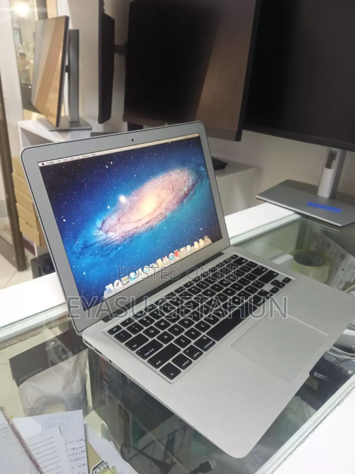 New Laptop Apple MacBook Air 2011 4GB Intel Core I5 SSD 128GB