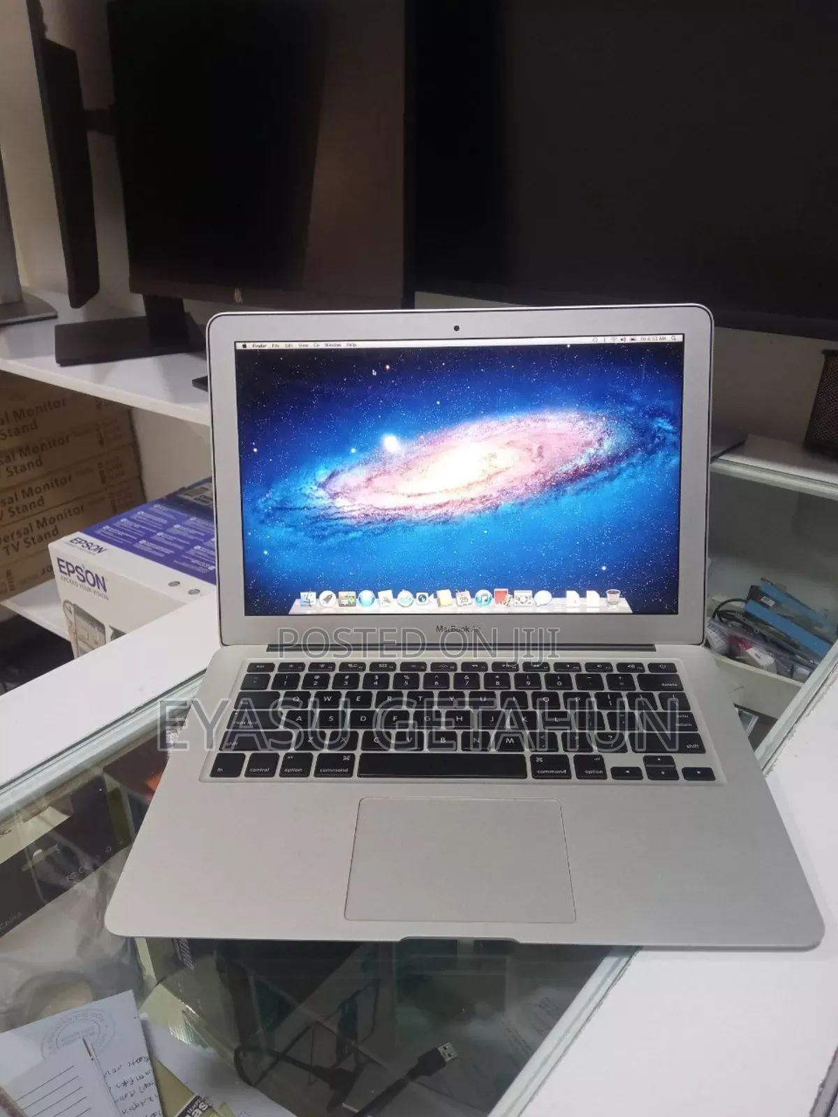 New Laptop Apple MacBook Air 2011 4GB Intel Core I5 SSD 128GB