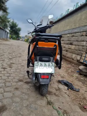 Photo - Motorcycle 2024 Orange