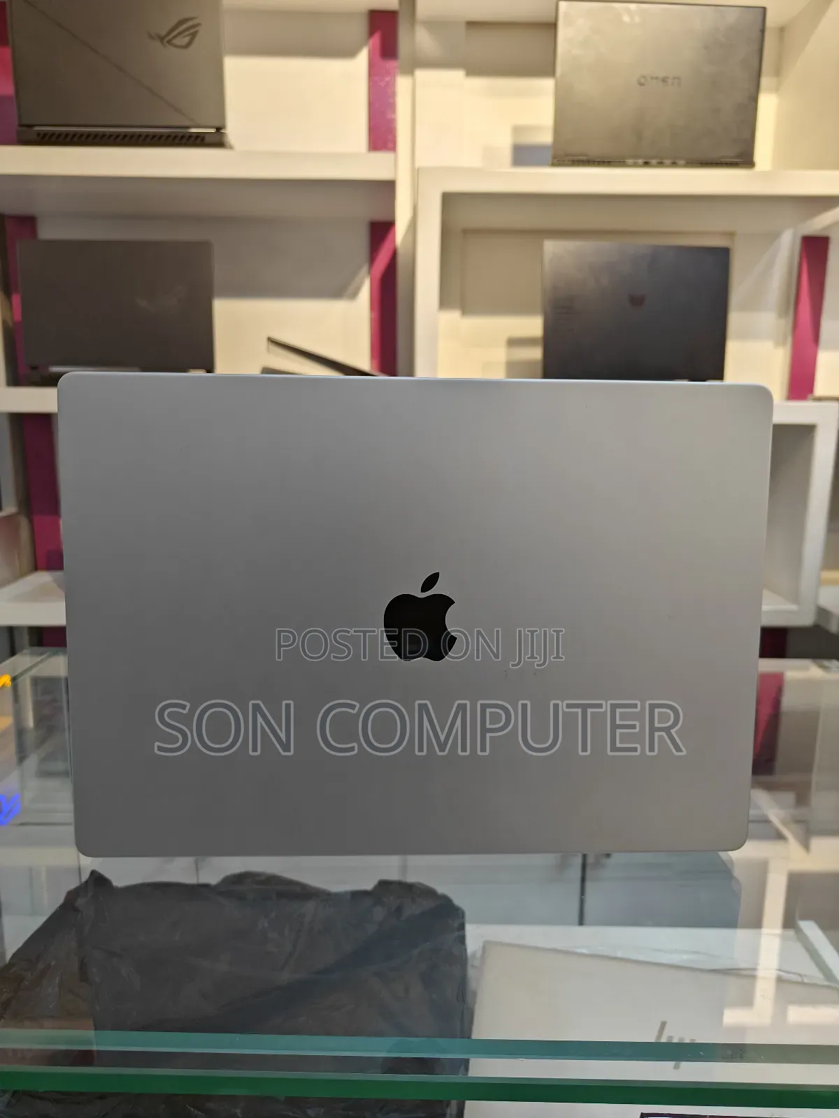 New Laptop Apple MacBook Pro M1 16GB Intel Core I9 SSD 1T