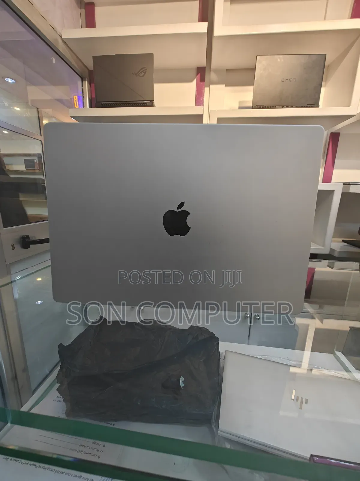 New Laptop Apple MacBook Pro M1 16GB Intel Core I9 SSD 1T