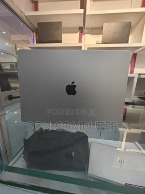 New Laptop Apple MacBook Pro M1 16GB Intel Core I9 SSD 1T