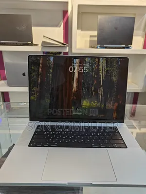 New Laptop Apple MacBook Pro M1 16GB Intel Core I9 SSD 1T