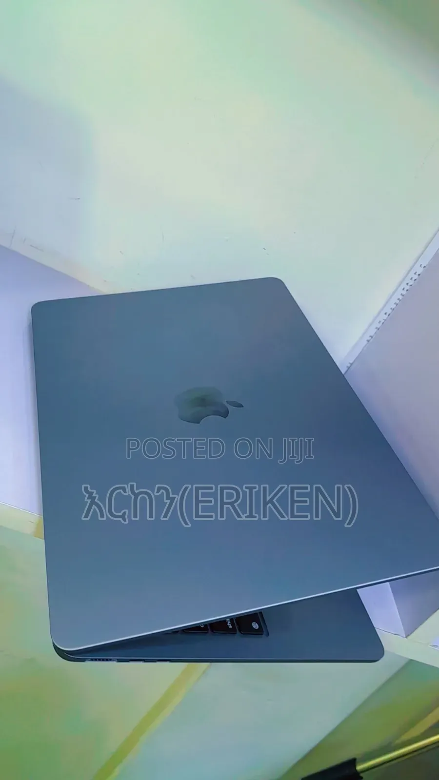 New Laptop Apple MacBook Air 2022 M2 16GB Apple M2 SSD 256GB