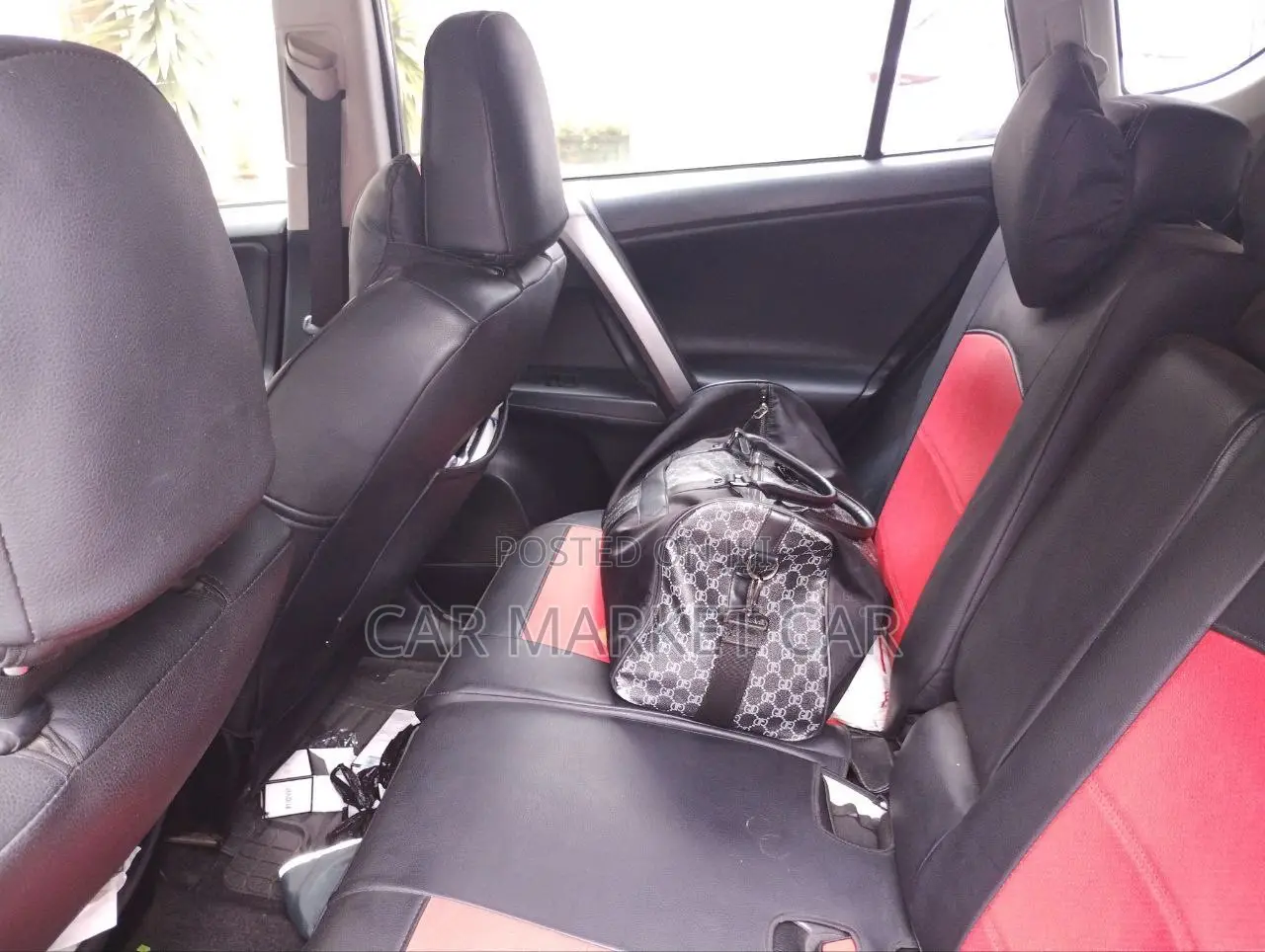 Toyota RAV4 LE 4dr SUV (2.5L 4cyl 6A) 2018 Gray