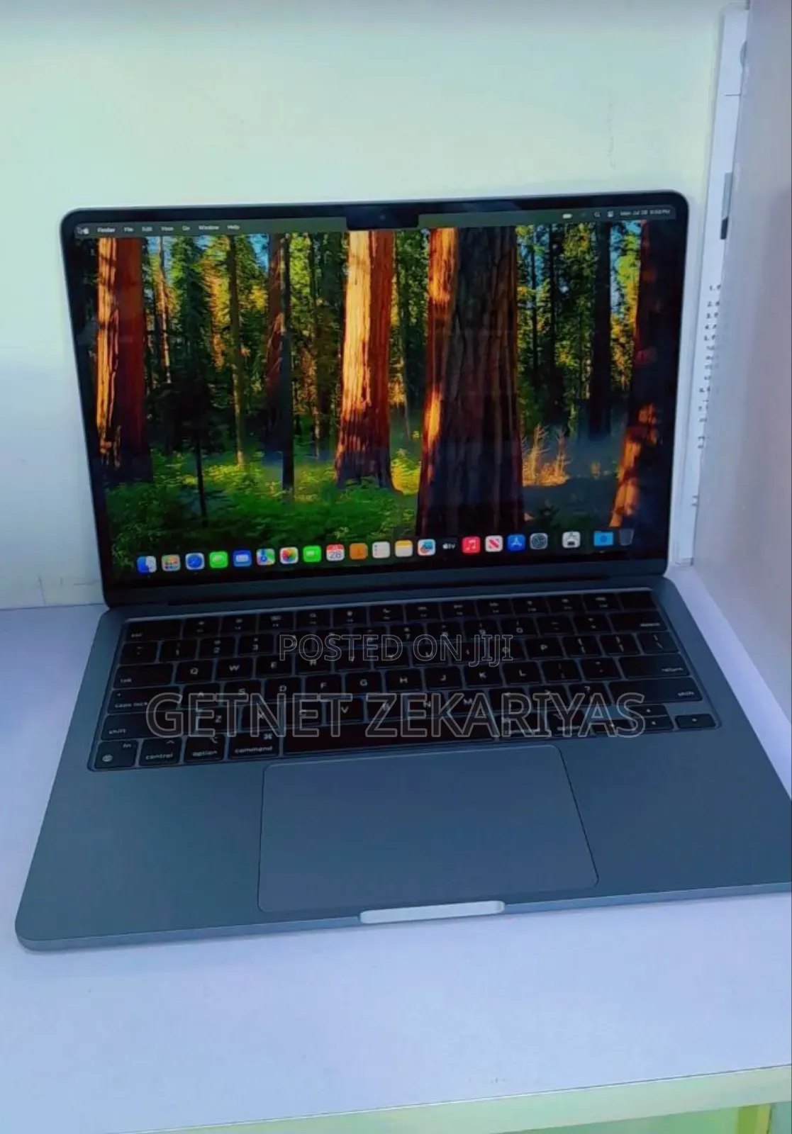 New Laptop Apple MacBook Air 2022 M2 16GB Apple M2 SSD 256GB