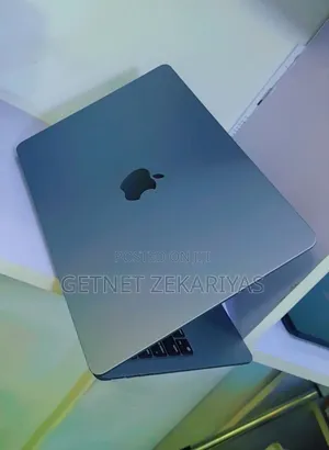 New Laptop Apple MacBook Air 2022 M2 16GB Apple M2 SSD 256GB