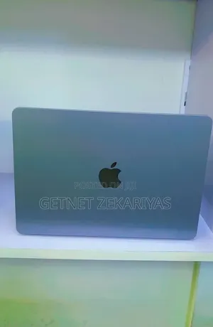 New Laptop Apple MacBook Air 2022 M2 16GB Apple M2 SSD 256GB