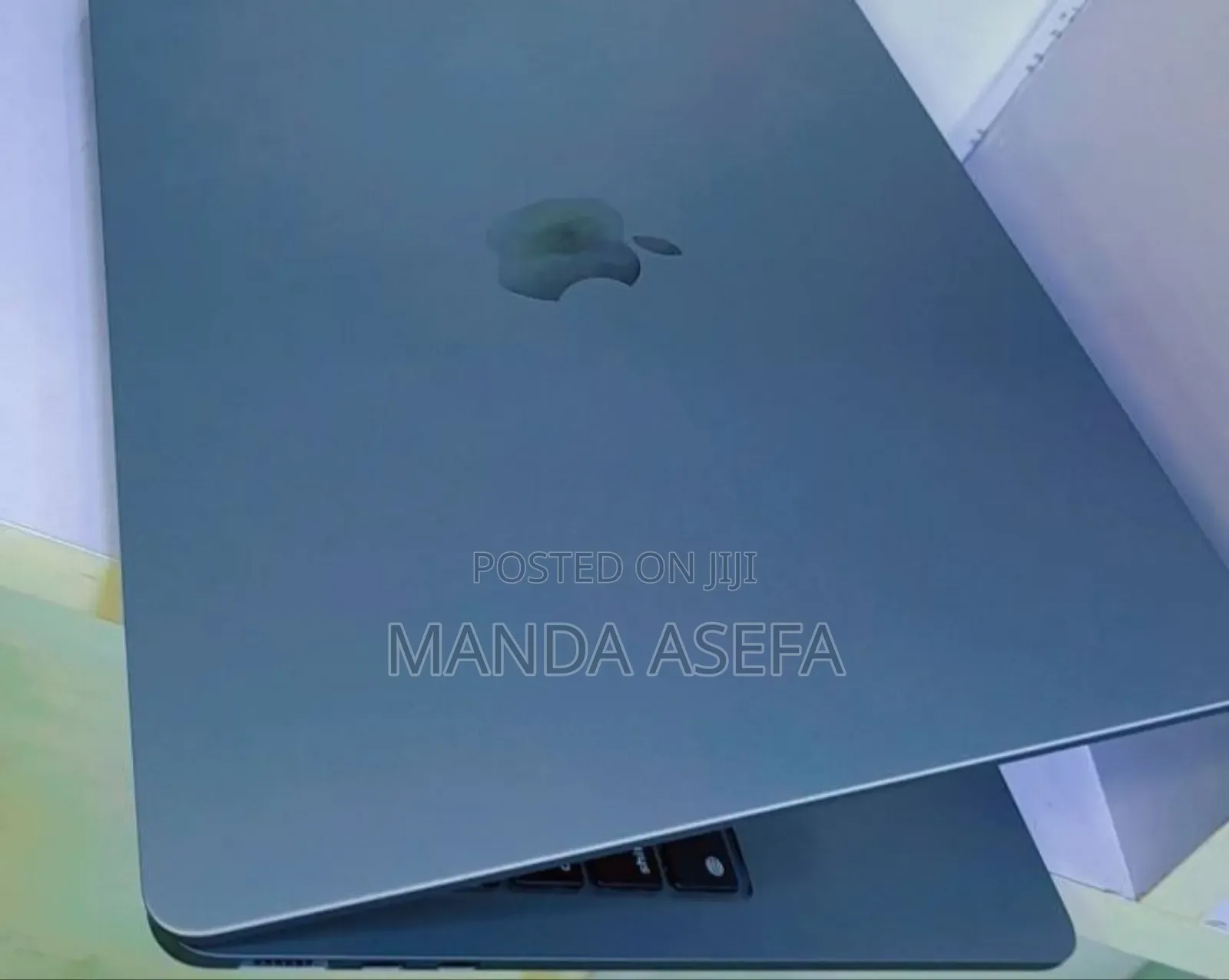 New Laptop Apple MacBook Air 2022 M2 16GB Apple M2 SSD 256GB