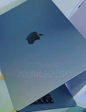 Photo - New Laptop Apple MacBook Air 2023 M2 16GB Apple M2 SSD 256GB