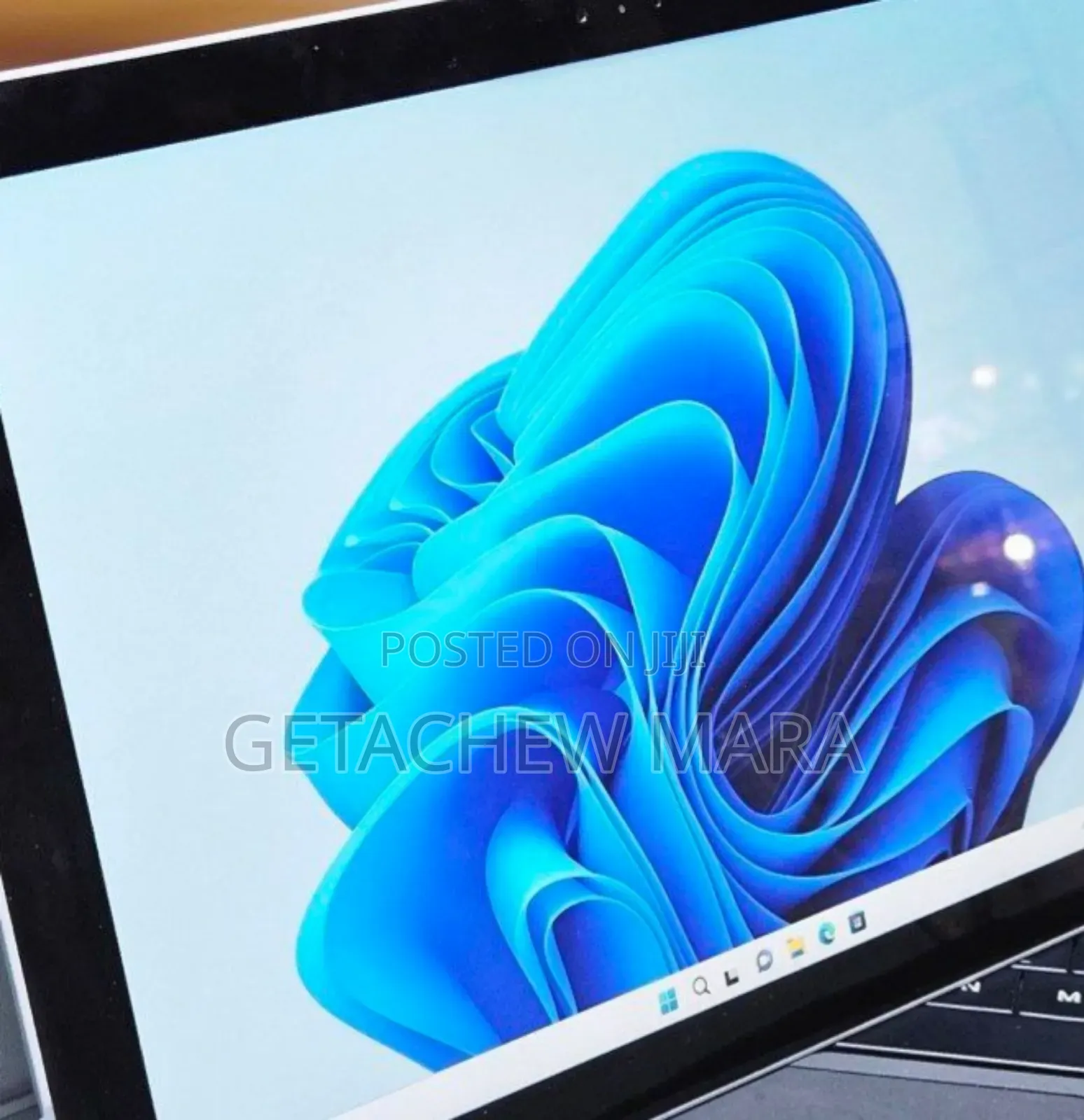 New Laptop Apple MacBook Pro M1 8GB Intel Core I9 SSD 256GB