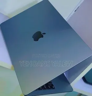 Photo - New Laptop Apple MacBook Air 2022 M2 16GB Intel Core M2 SSD 256GB