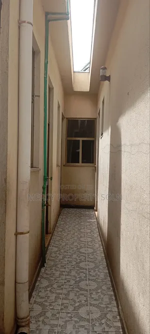 5bdrm Villa in Bole for rent