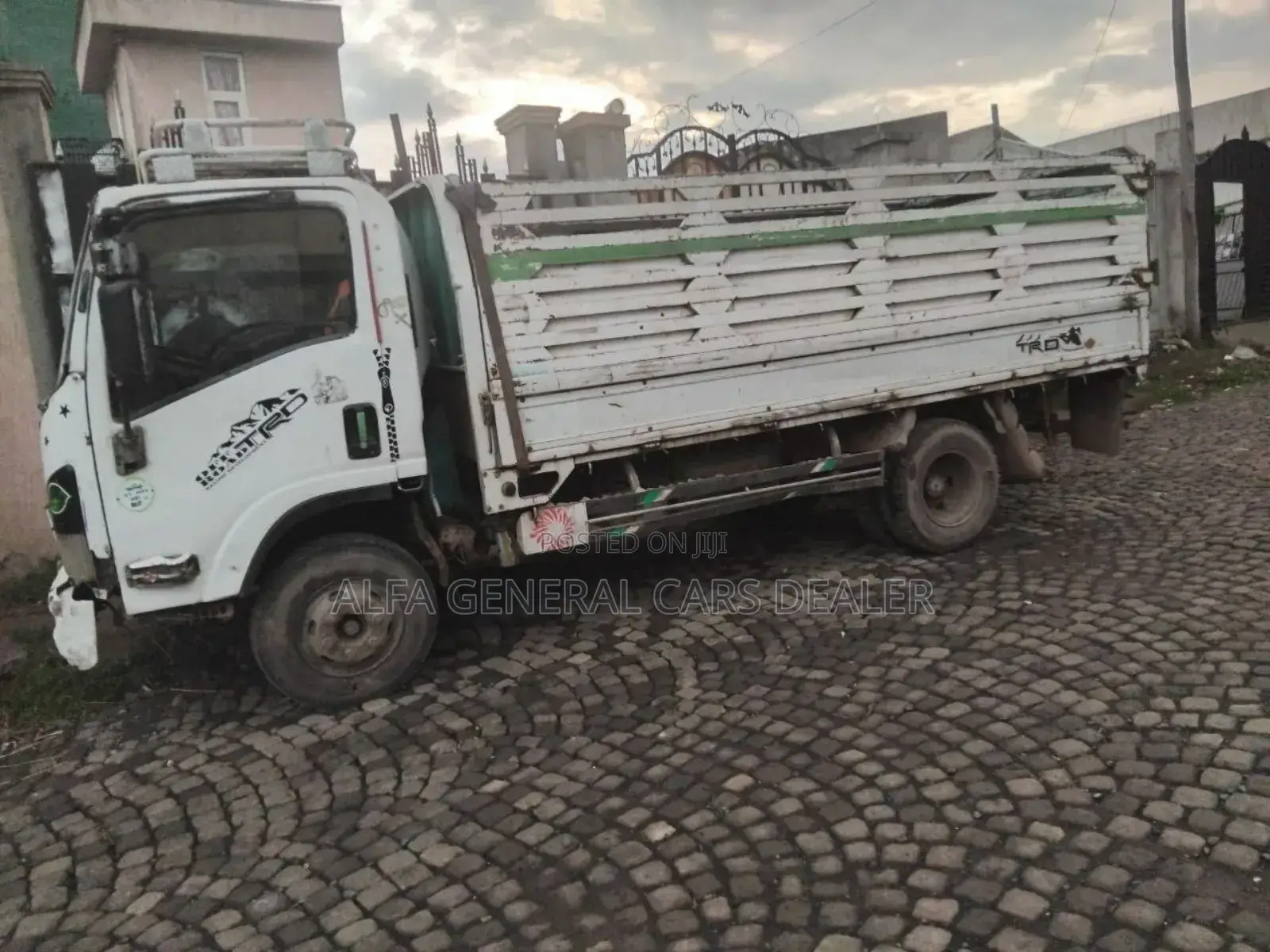 2012 ሞዴል Isuzu ሞተር አላደሰም አይፈልግም