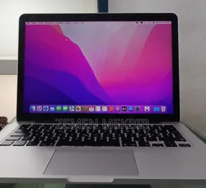 New Laptop Apple MacBook Pro 2015 8GB Intel Core I5 SSD 256GB