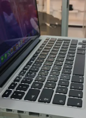 New Laptop Apple MacBook Pro 2015 8GB Intel Core I5 SSD 256GB