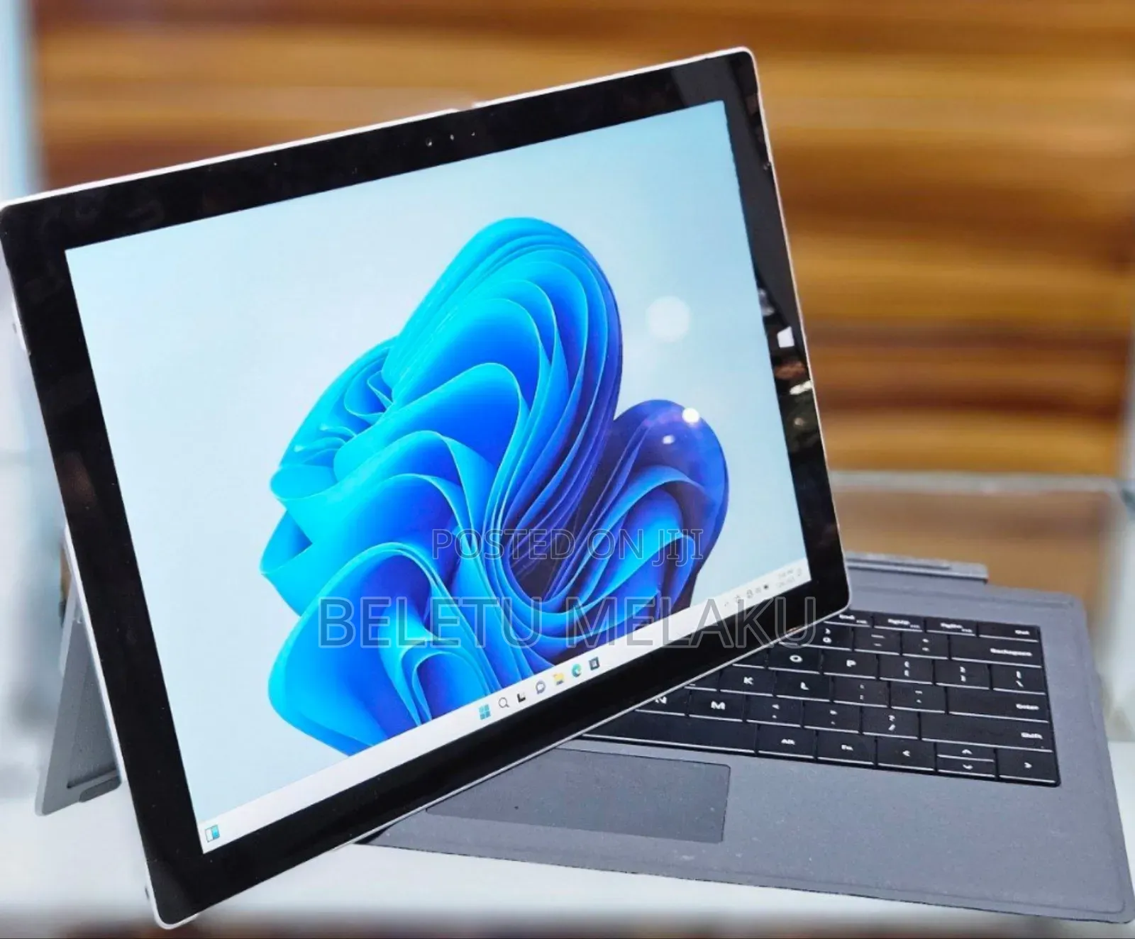 New Laptop Microsoft Surface Pro 3 8GB Intel Core I5 SSD 256GB