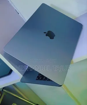 New Laptop Apple MacBook Air 2022 M2 16GB Apple M2 SSD 256GB