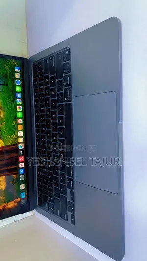 New Laptop Apple MacBook Air 2022 M2 16GB Apple M2 SSD 256GB