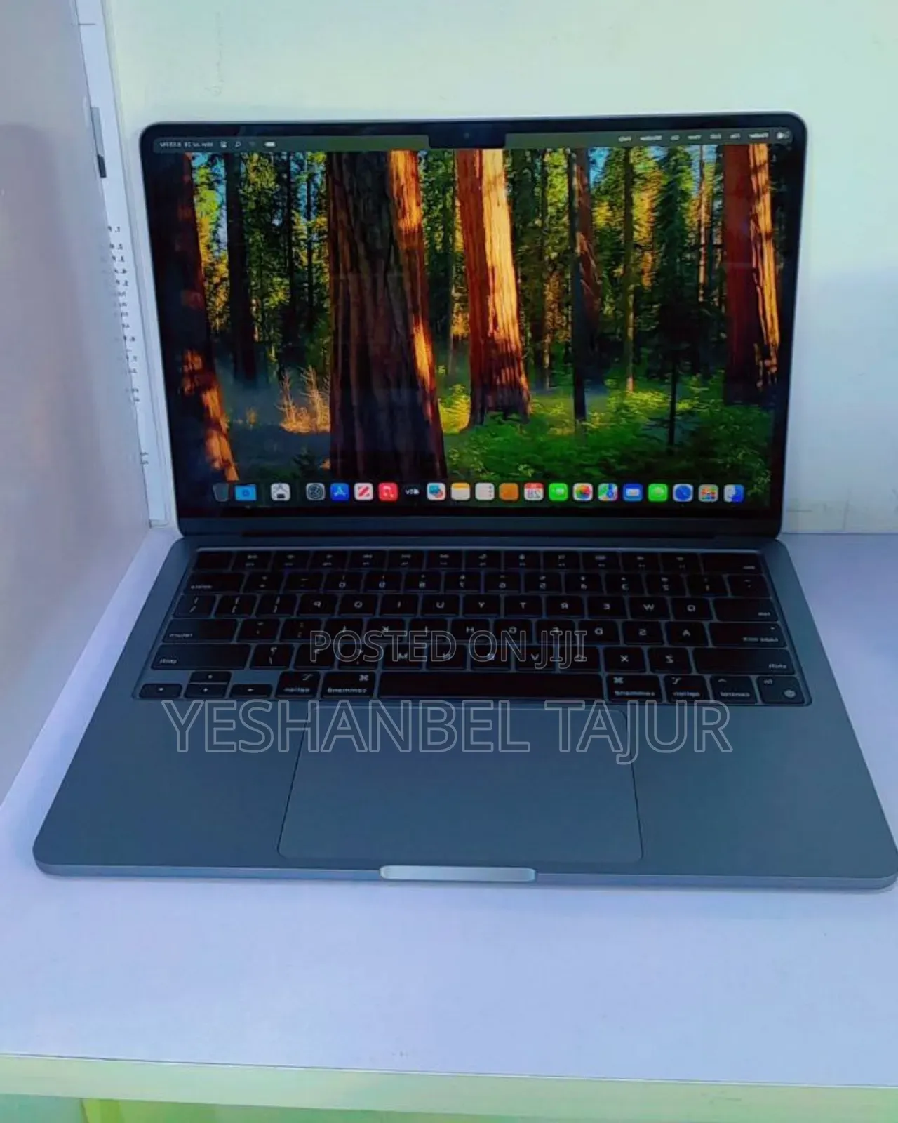 New Laptop Apple MacBook Air 2022 M2 16GB Apple M2 SSD 256GB