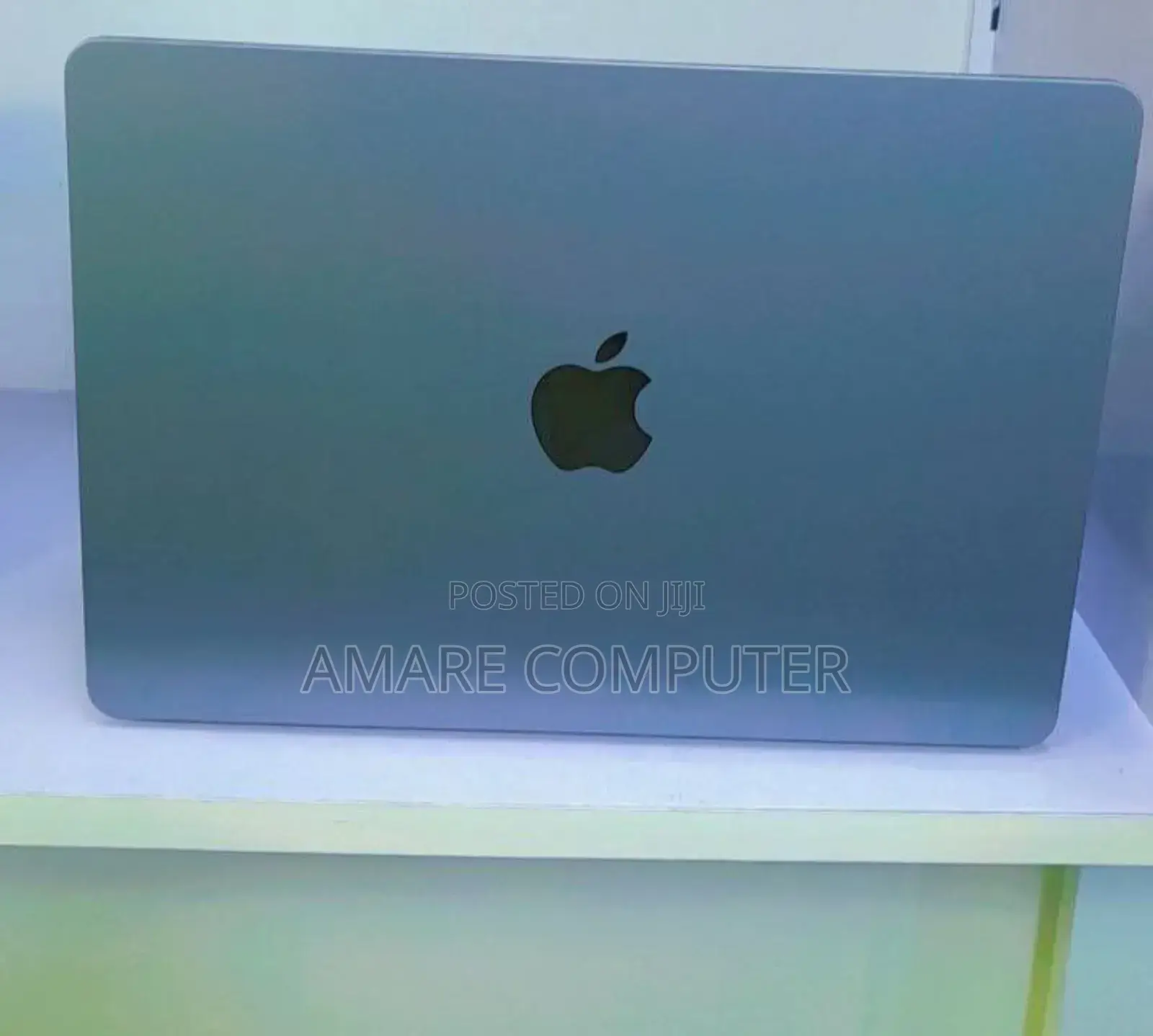 New Laptop Apple MacBook Air 2022 M2 16GB Apple M2 SSD 256GB