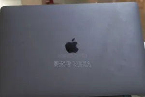 Photo - New Laptop Apple MacBook Pro 2016 16GB Intel Core I7 SSD 512GB