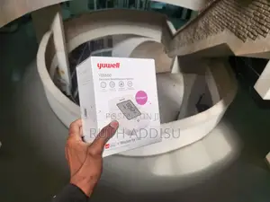 Photo - Packed Yuwell Blood Pressure Monitor腱三medical Bp Monitor