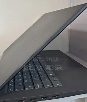 Laptop Lenovo 4GB Intel Core 2 Quad HDD+SSD 1.5T