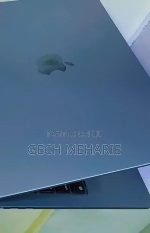 New Laptop Apple MacBook Air 2022 M2 16GB Apple M2 SSD 256GB