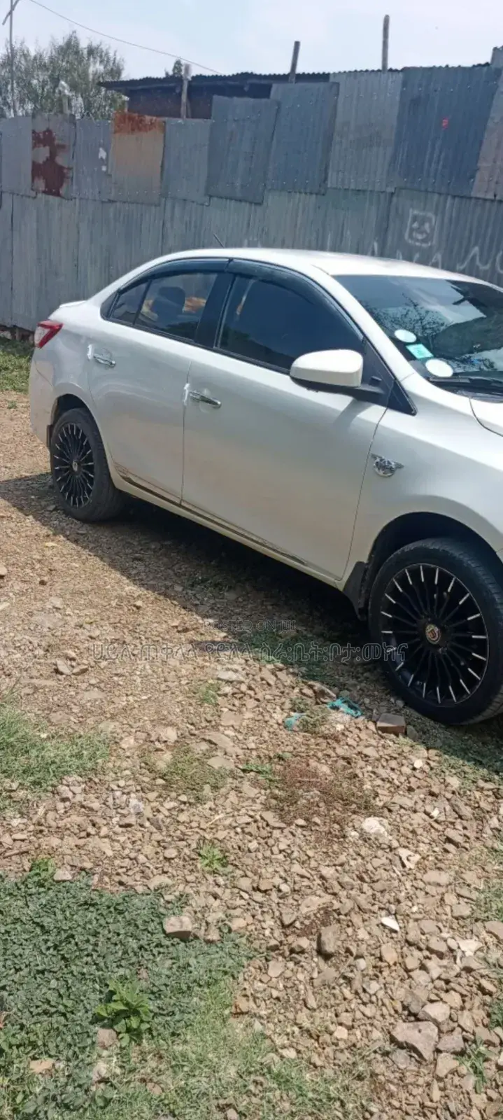 Toyota Yaris 2016 White