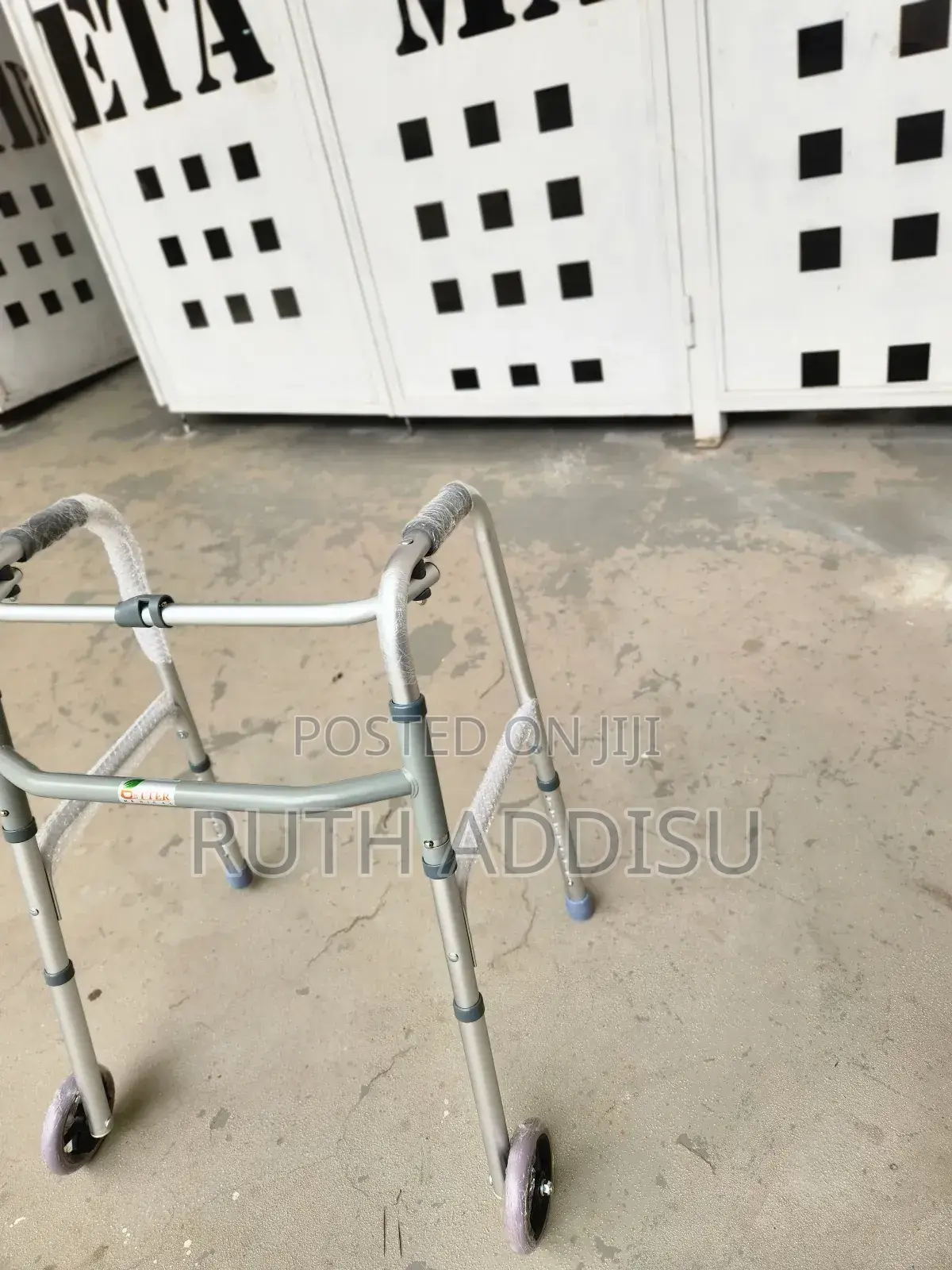 Walker With Wheel Walker长我bold and Strong Walker俠義walker