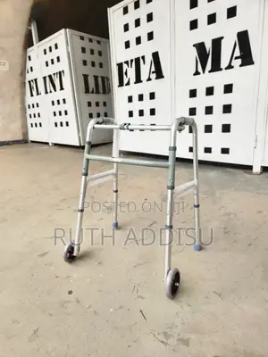 Photo - Foldable Medical Walker长我stainless Almunium Walker嵐的walker