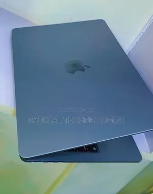 New Laptop Apple MacBook Air 2022 M2 16GB Intel Core I7 SSD 256GB